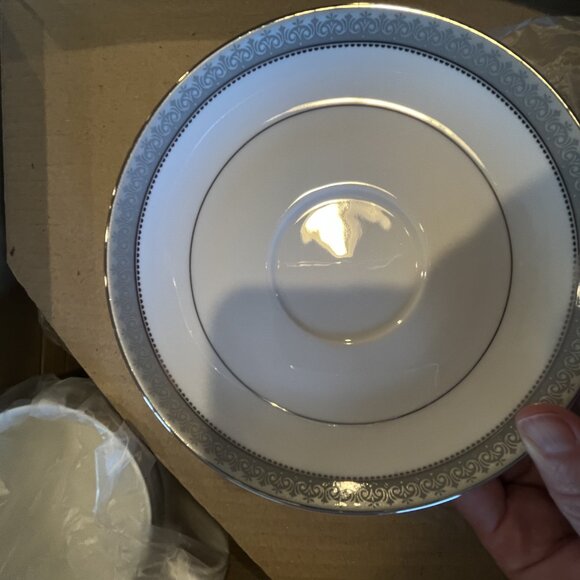 Mikasa Platinum Crown 5-Piece Place Setting, Service for 1 - Picture 6 of 6